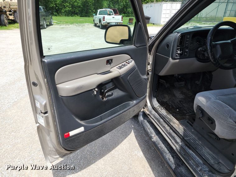 image for item JB9002 2001 Chevrolet Suburban K1500  SUV