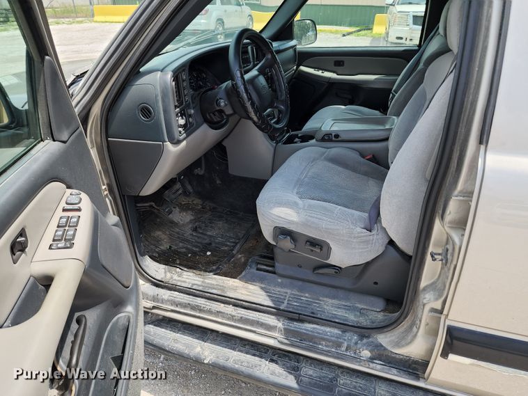 image for item JB9002 2001 Chevrolet Suburban K1500  SUV