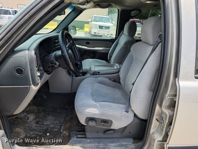 image for item JB9002 2001 Chevrolet Suburban K1500  SUV