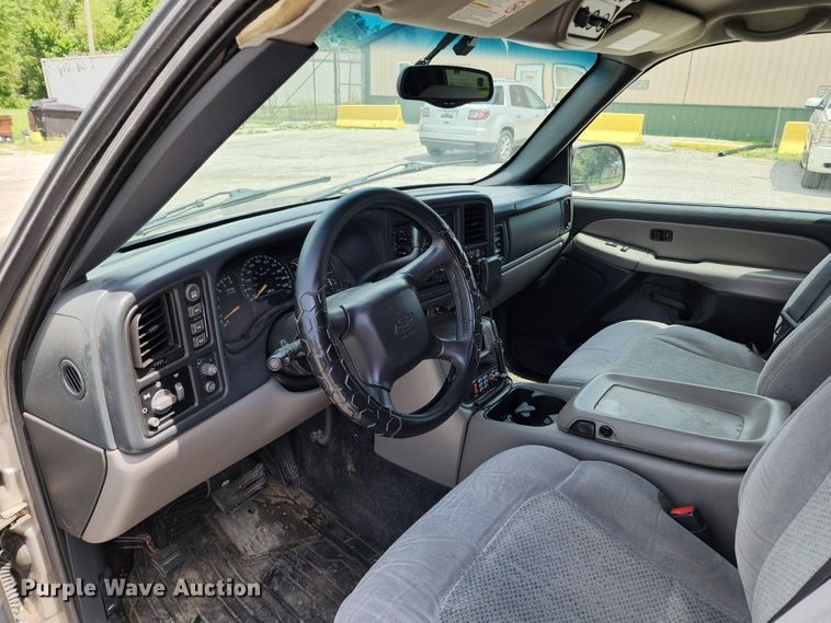 image for item JB9002 2001 Chevrolet Suburban K1500  SUV