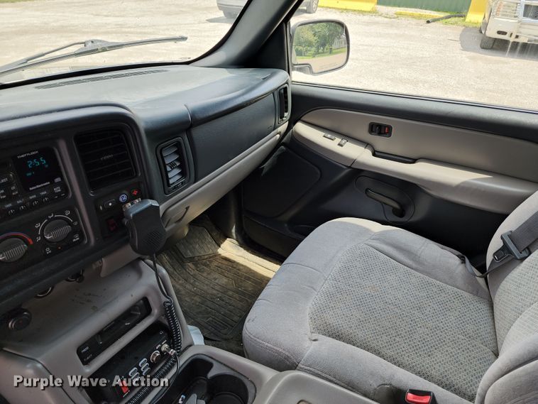 image for item JB9002 2001 Chevrolet Suburban K1500  SUV