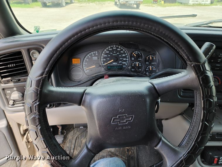 image for item JB9002 2001 Chevrolet Suburban K1500  SUV