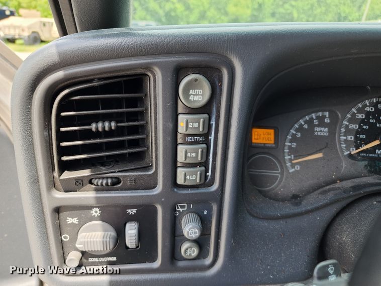 image for item JB9002 2001 Chevrolet Suburban K1500  SUV