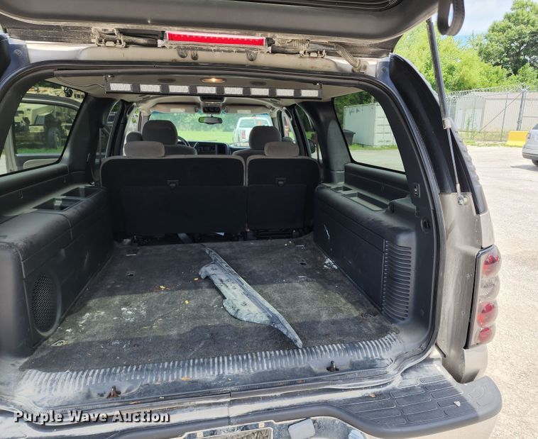 image for item JB9002 2001 Chevrolet Suburban K1500  SUV