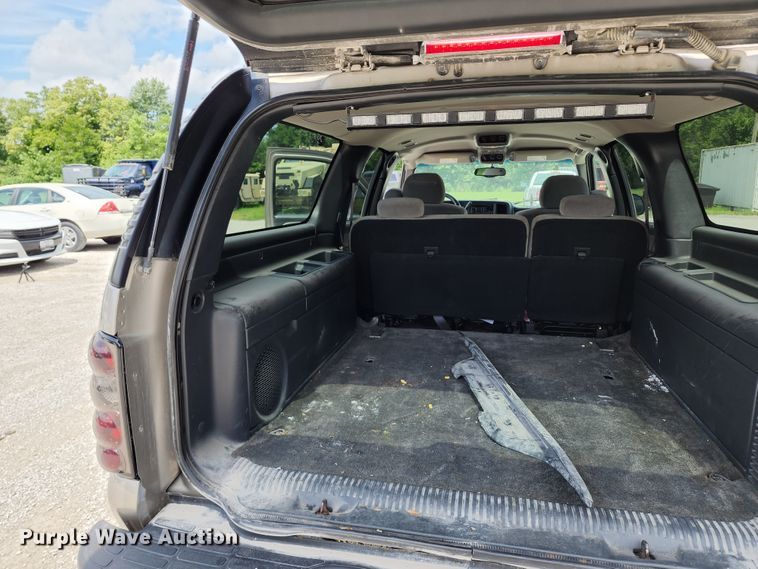 image for item JB9002 2001 Chevrolet Suburban K1500  SUV