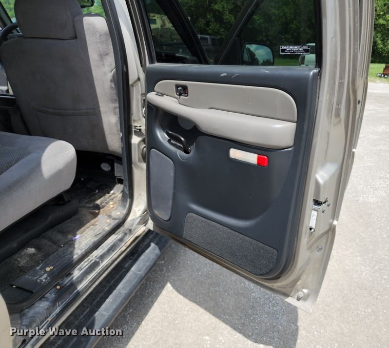 image for item JB9002 2001 Chevrolet Suburban K1500  SUV