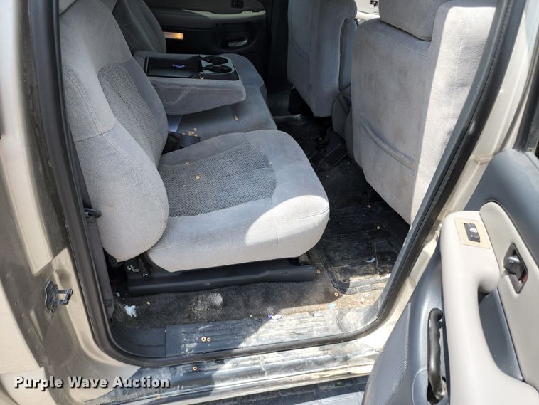 image for item JB9002 2001 Chevrolet Suburban K1500  SUV