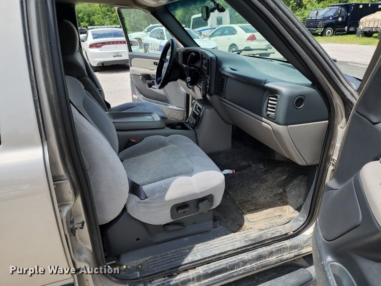 image for item JB9002 2001 Chevrolet Suburban K1500  SUV