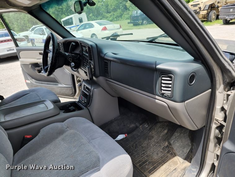 image for item JB9002 2001 Chevrolet Suburban K1500  SUV