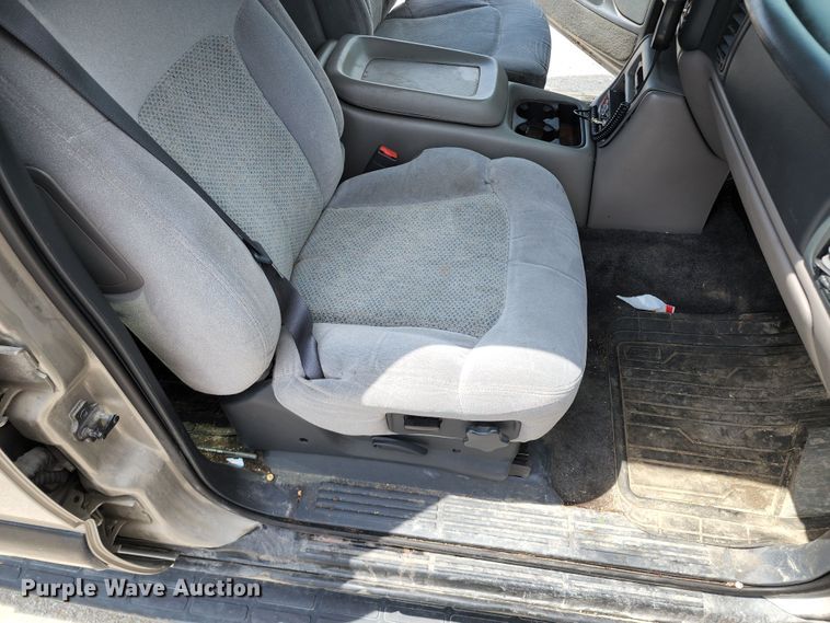 image for item JB9002 2001 Chevrolet Suburban K1500  SUV