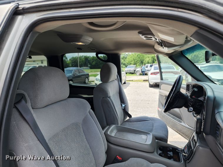 image for item JB9002 2001 Chevrolet Suburban K1500  SUV