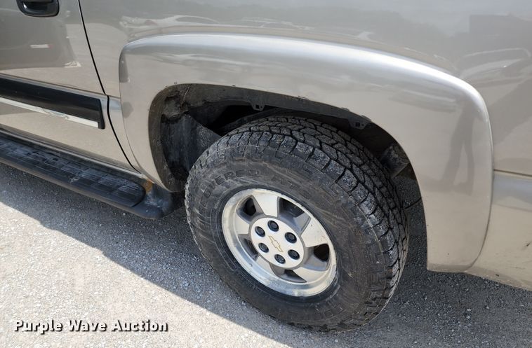 image for item JB9002 2001 Chevrolet Suburban K1500  SUV