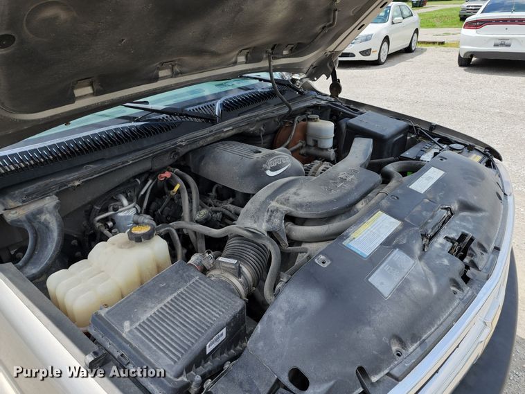 image for item JB9002 2001 Chevrolet Suburban K1500  SUV