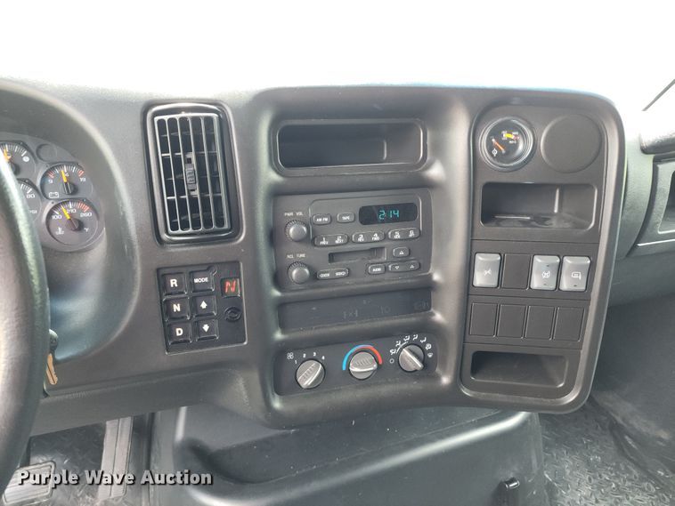 image for item JB9003 2004 GMC C6500  mobile command center