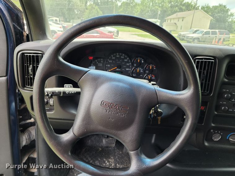 image for item JB9003 2004 GMC C6500  mobile command center