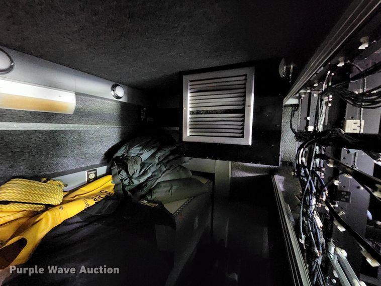 image for item JB9003 2004 GMC C6500  mobile command center