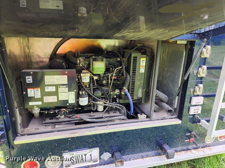 image for item JB9003 2004 GMC C6500  mobile command center