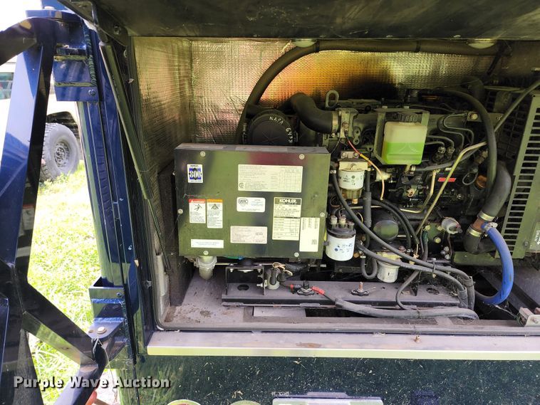 image for item JB9003 2004 GMC C6500  mobile command center