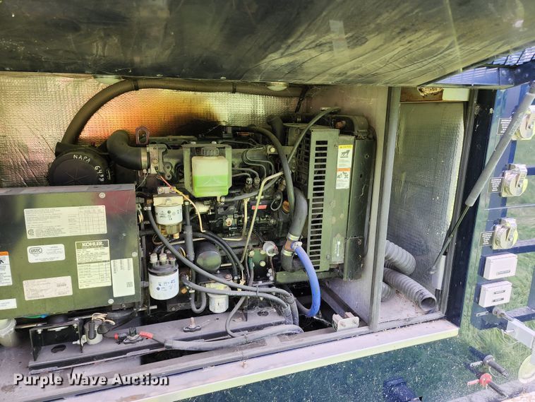 image for item JB9003 2004 GMC C6500  mobile command center