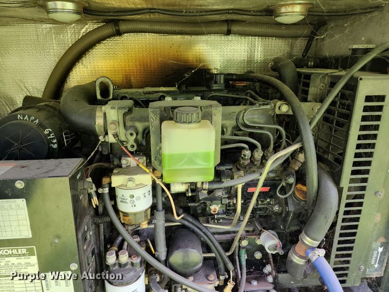 image for item JB9003 2004 GMC C6500  mobile command center