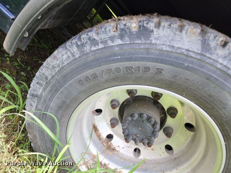 image for item JB9003 2004 GMC C6500  mobile command center