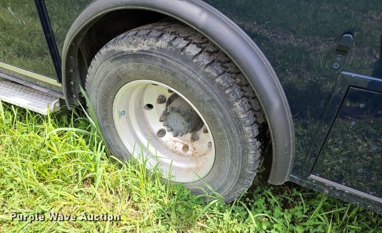 image for item JB9003 2004 GMC C6500  mobile command center