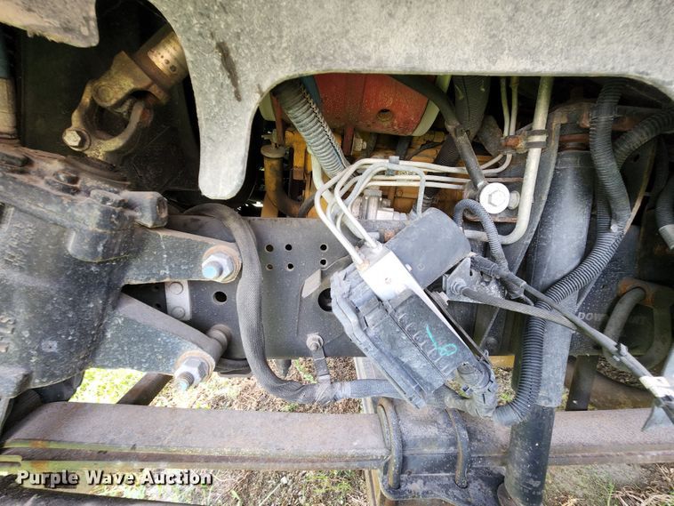 image for item JB9003 2004 GMC C6500  mobile command center