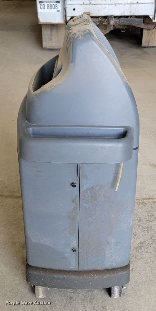 image for item JC9803 SPX Robinair Cooltech 34700Z  refrigerant recovery, recycling, and recharging station