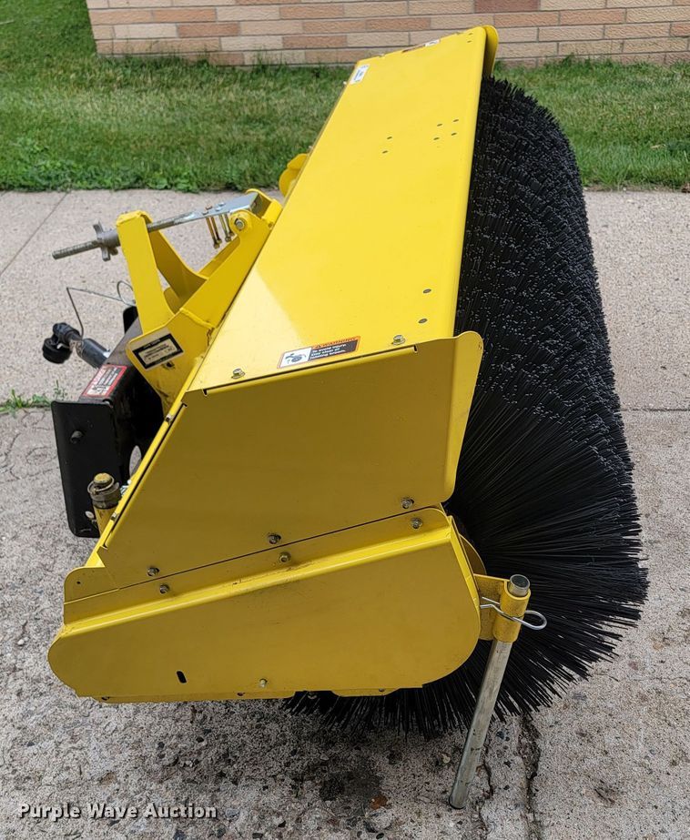 image for item JC9804 John Deere  60"W broom