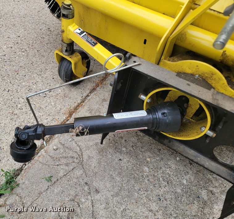 image for item JC9804 John Deere  60"W broom