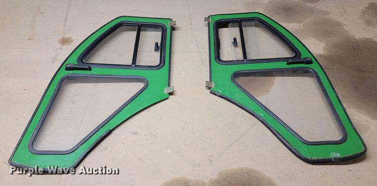 image for item JC9805 John Deere  cab