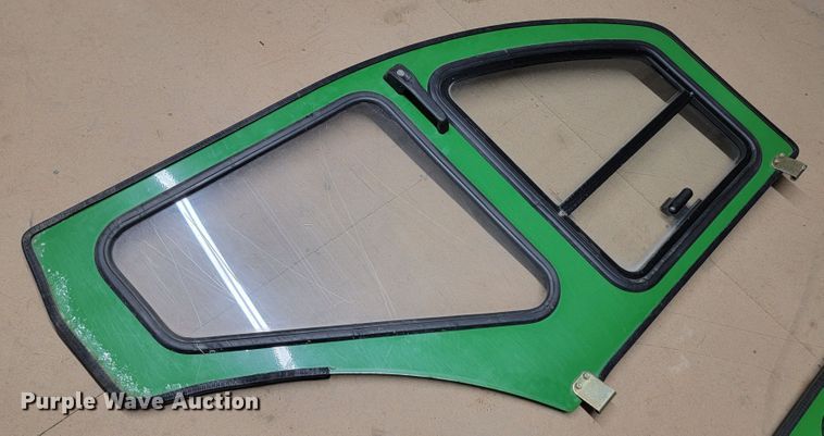 image for item JC9805 John Deere  cab