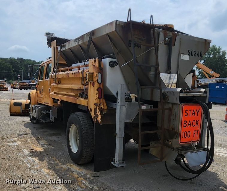 image for item JL9960 2002 International 4900  dump truck