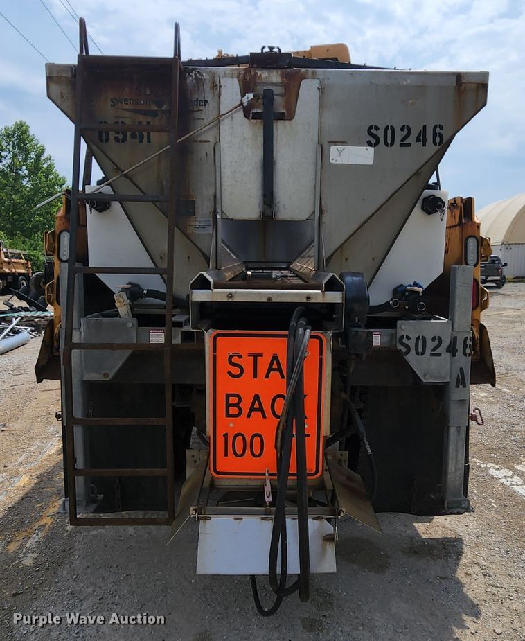 image for item JL9960 2002 International 4900  dump truck