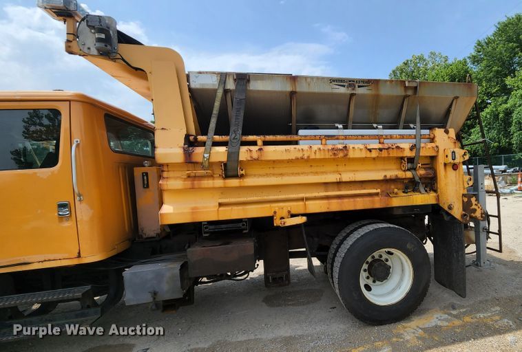 image for item JL9960 2002 International 4900  dump truck