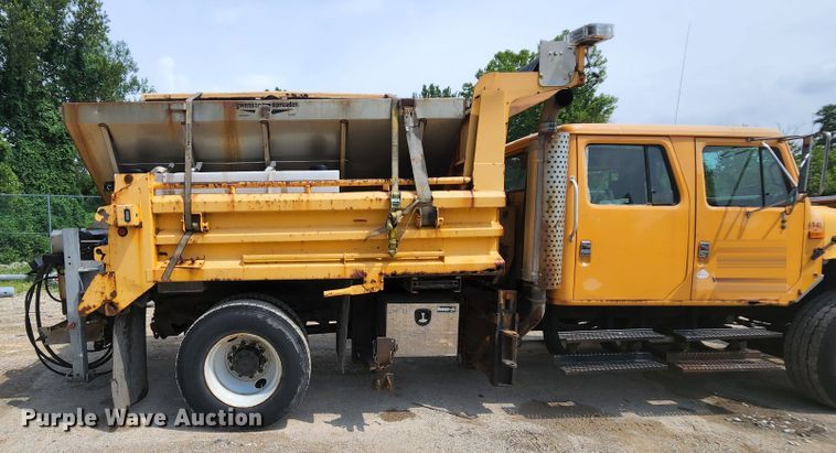 image for item JL9960 2002 International 4900  dump truck