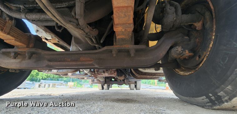 image for item JL9960 2002 International 4900  dump truck