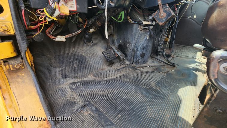 image for item JL9960 2002 International 4900  dump truck