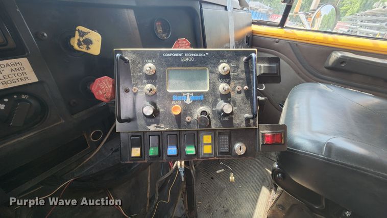 image for item JL9960 2002 International 4900  dump truck