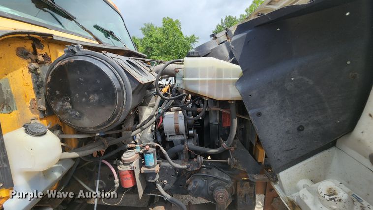 image for item JL9960 2002 International 4900  dump truck