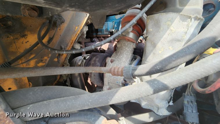 image for item JL9960 2002 International 4900  dump truck