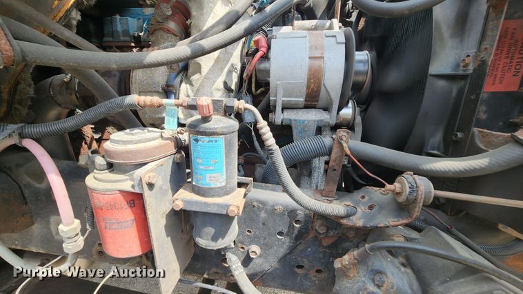 image for item JL9960 2002 International 4900  dump truck