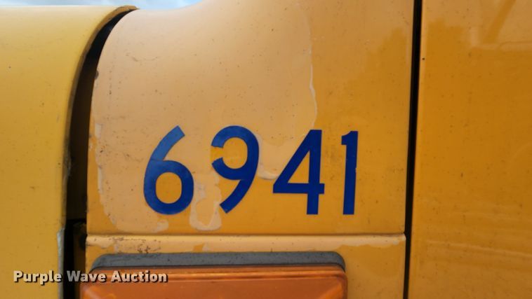 image for item JL9960 2002 International 4900  dump truck