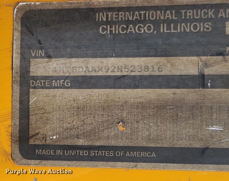 image for item JL9960 2002 International 4900  dump truck