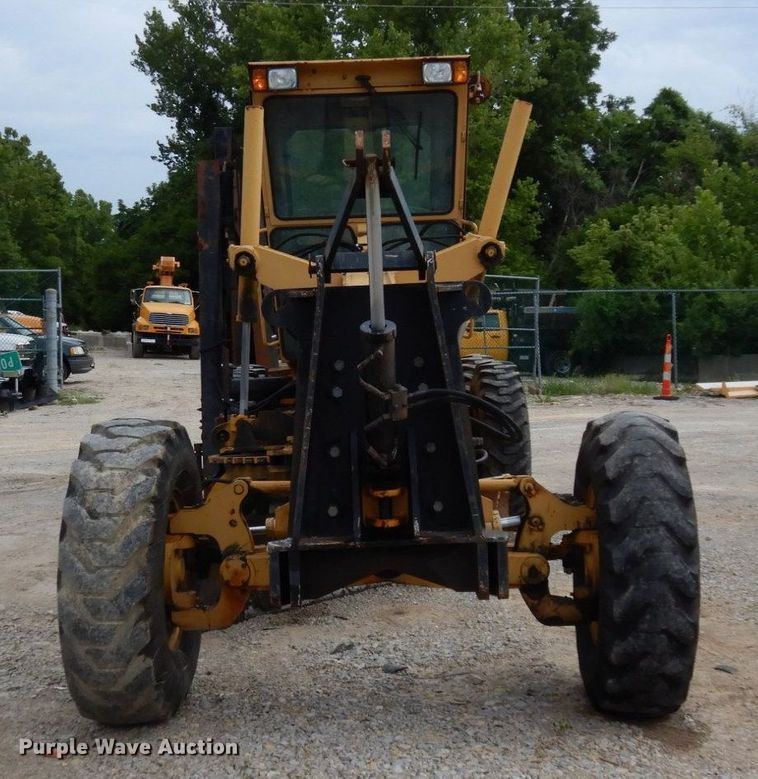 image for item JL9961 2004 Champion 720A Series III  motor grader