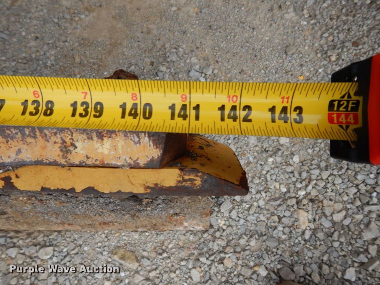 image for item JL9961 2004 Champion 720A Series III  motor grader