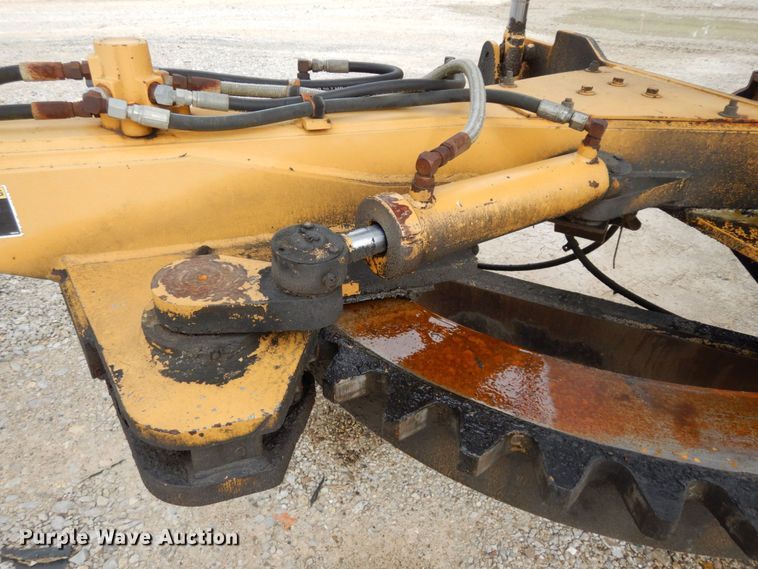 image for item JL9961 2004 Champion 720A Series III  motor grader