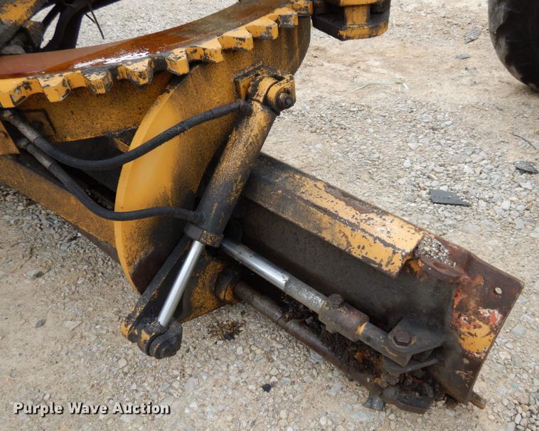 image for item JL9961 2004 Champion 720A Series III  motor grader