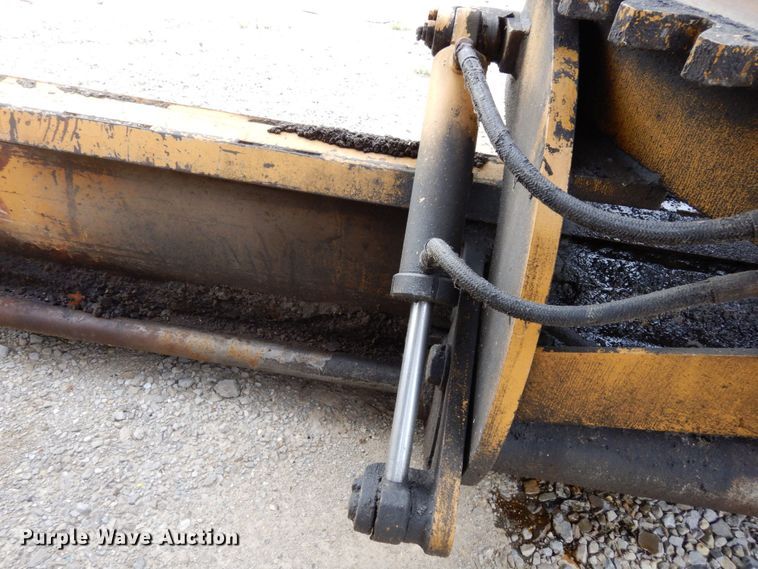 image for item JL9961 2004 Champion 720A Series III  motor grader