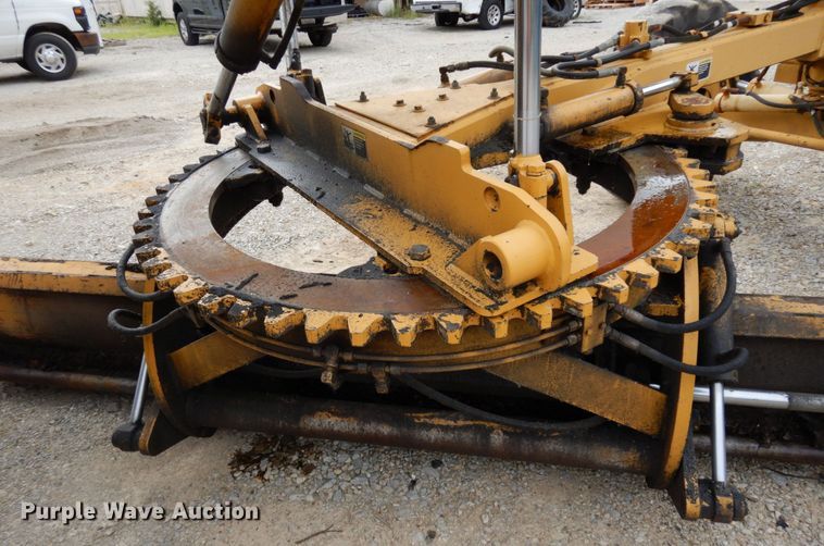 image for item JL9961 2004 Champion 720A Series III  motor grader